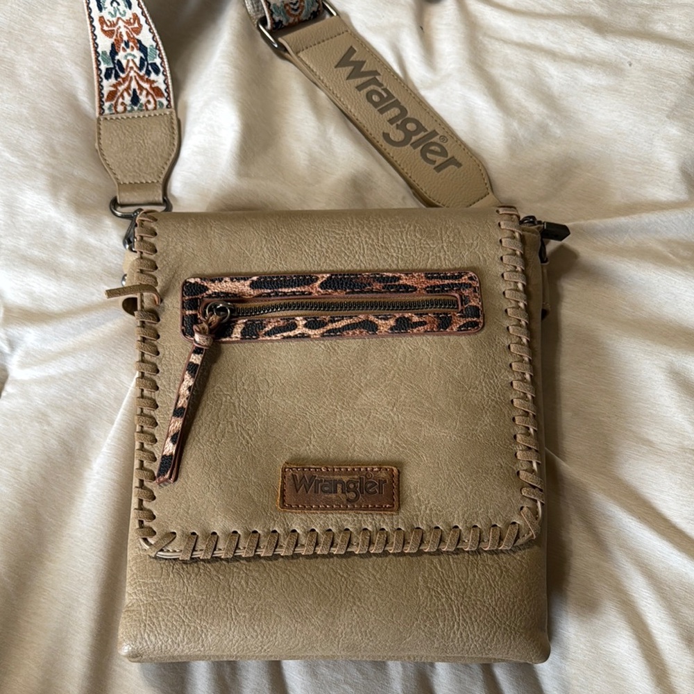 Wrangler Olive Crossbody Bag with Patterned Strap